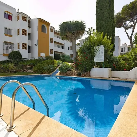 2 Bed W/pool Close To + Amenities Апартаменты *
